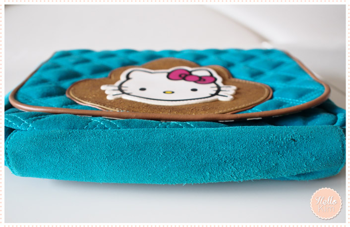 Sac hello Kitty by Victoria Couture en cuir turquoise - vue dessous >> HelloKim
